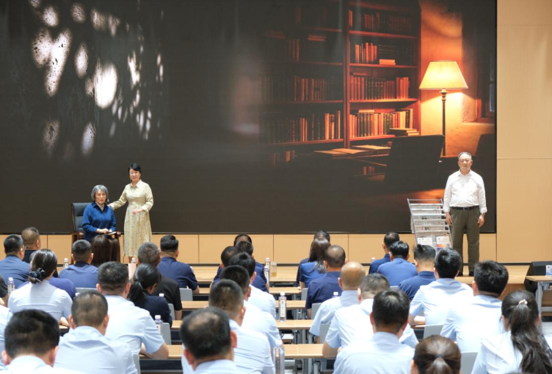 银龄丹心映初心 文艺党课润企心——潍坊市老年大学“银龄丹心”红色宣讲团走进昌威保安集团